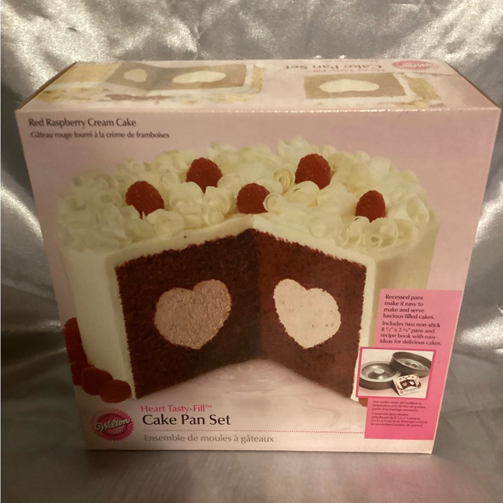 NIB Heart Tasty-Fill Cake Pan Set